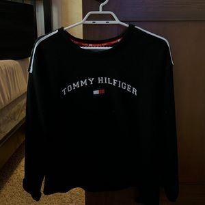 tommy sweater💙❤️🤍